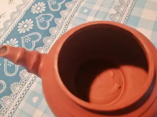 Teiera in coccio + scatola tè verde Thailandia