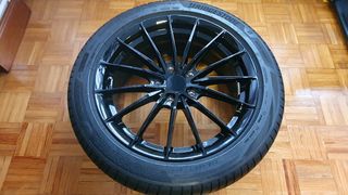 Llantas 17" negras + neumáticos