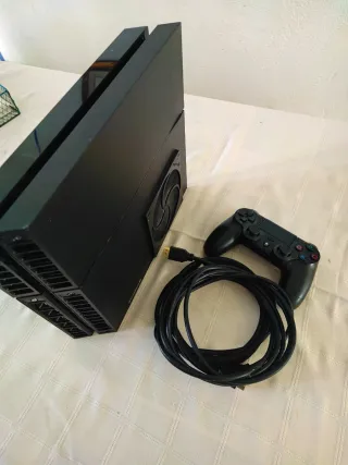 Ps4 1TB Negra + Mando