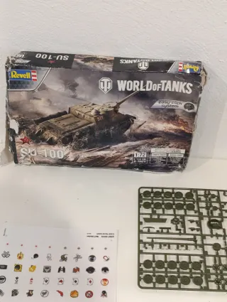 Maqueta Revell SU-100 World of Tanks 1:72