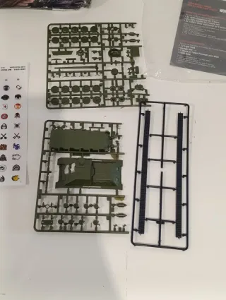 Maqueta Revell SU-100 World of Tanks 1:72