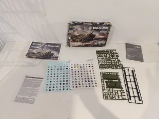 Maqueta Revell SU-100 World of Tanks 1:72