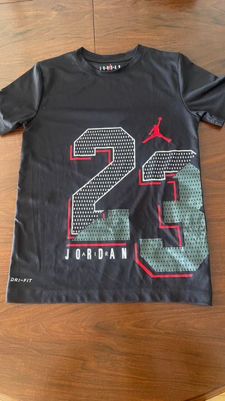 Camiseta Jordan 23 Dri-Fit Negra Roja