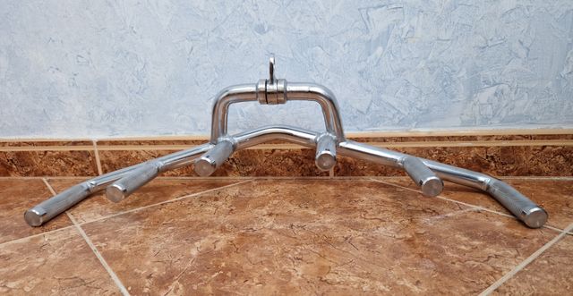 Agarres barras jalón de polea