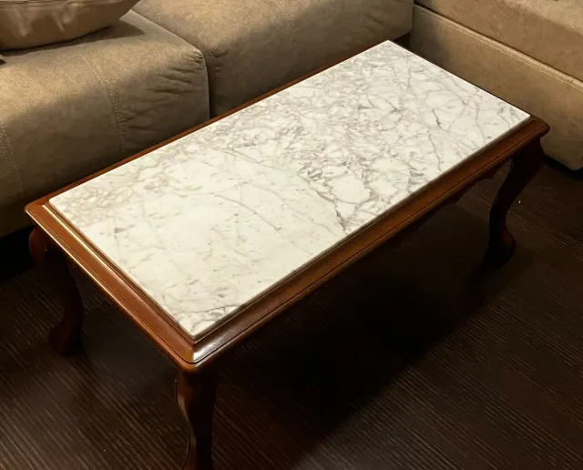 Mesa auxiliar mármol y madera