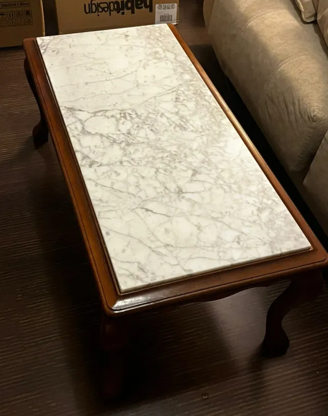 Mesa auxiliar mármol y madera