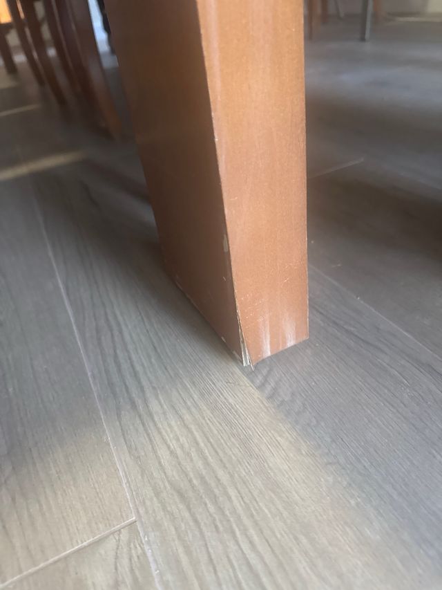 Mesa de comedor extensible con 6 sillas de madera