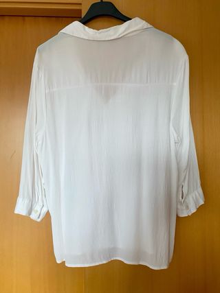 Blusa blanca Bershka
