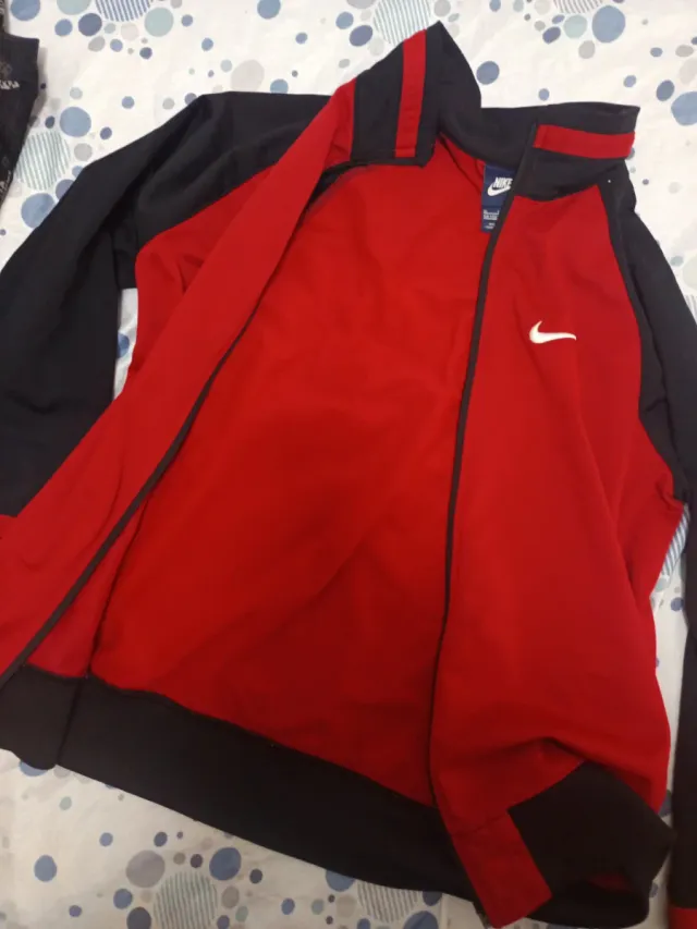 Chaqueta Nike Roja y Negra Original