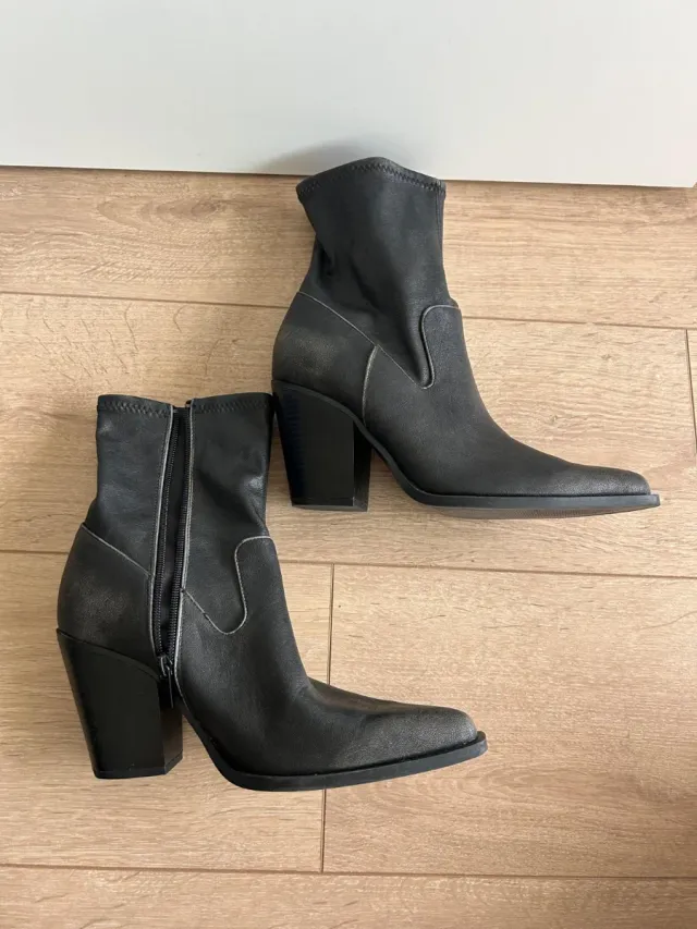 Botines Stradivarius negros/grises