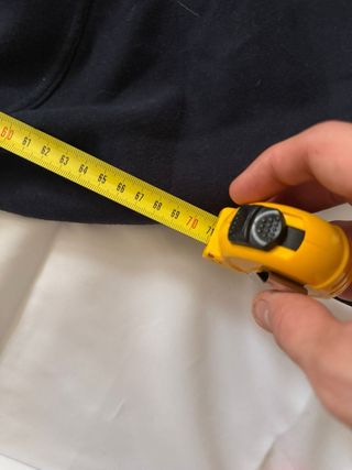 Sudadera Reebok negra con cremallera