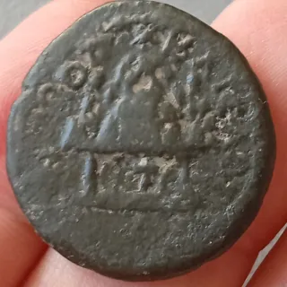 ≡ Bonita moneda romana Claudio Monte Argeo