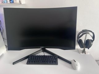 PC Gaming MSI + Teclado, Cascos y Monitor /No uso