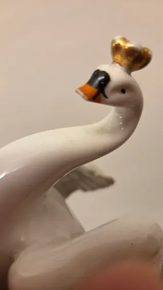 Figura Cisne Porcelana Corona Dorada