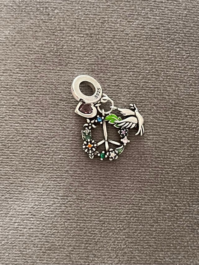 Charm de la Paz. Bañado en plata. Nuevo