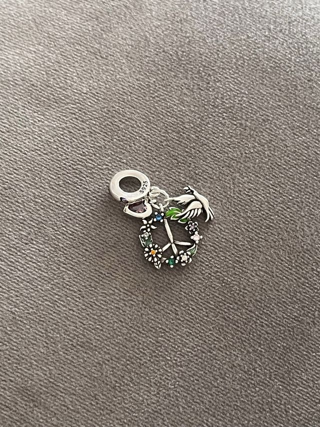 Charm de la Paz. Bañado en plata. Nuevo