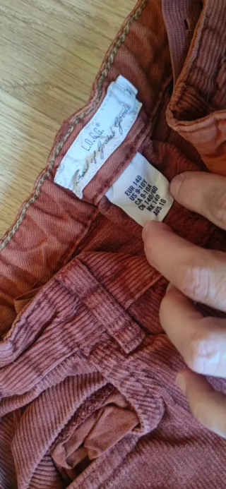 Pantalón pana niño marrón/rojo