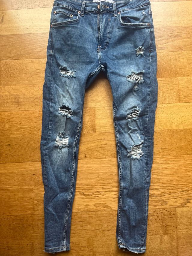 Pantalón vaquero roto azul Talla M