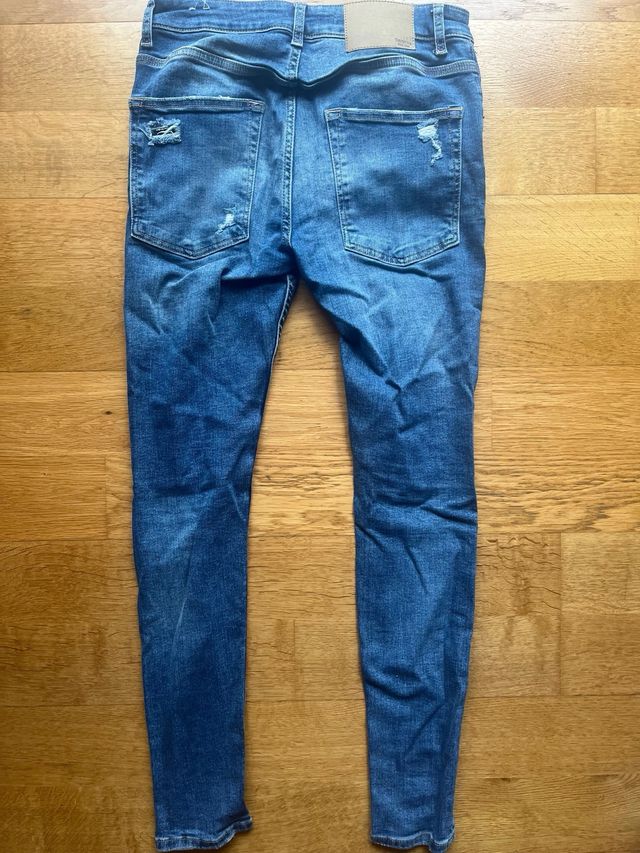 Pantalón vaquero roto azul Talla M