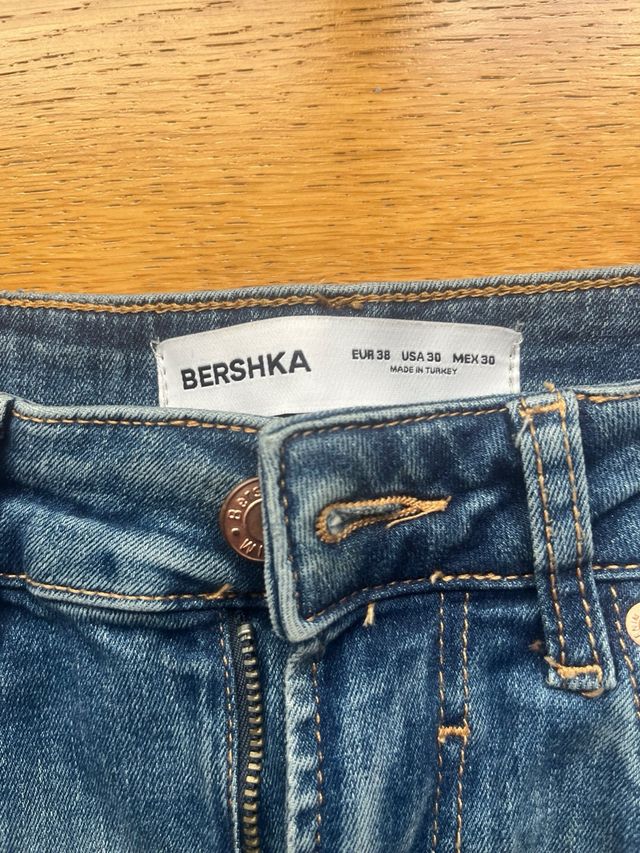 Pantalón vaquero roto azul Talla M