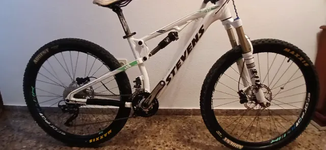 Bicicleta de Montaña Stevens Blanca