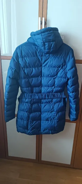 Abrigo acolchado azul para chica