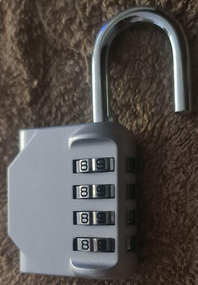 Candado 4 dígitos 10.000 combinaciones