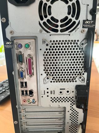 Ordenador de Sobremesa Acer Aspire M3640 Q6600 3Gb