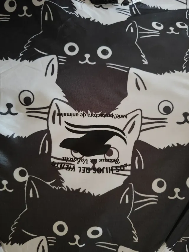 Ombrellone pieghevole solidale gattini