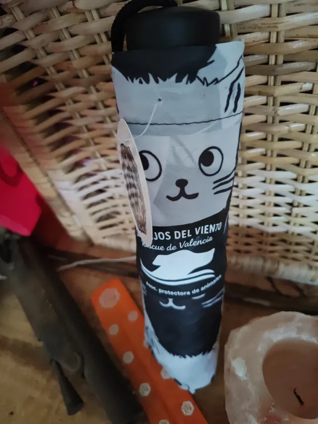 Ombrellone pieghevole solidale gattini