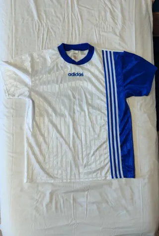 Camiseta Adidas Blanca y Azul