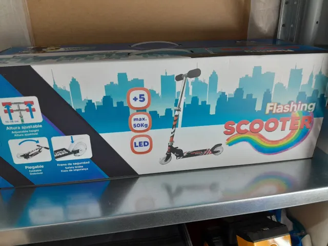 Patinete Flashing Scooter LED +5 años
