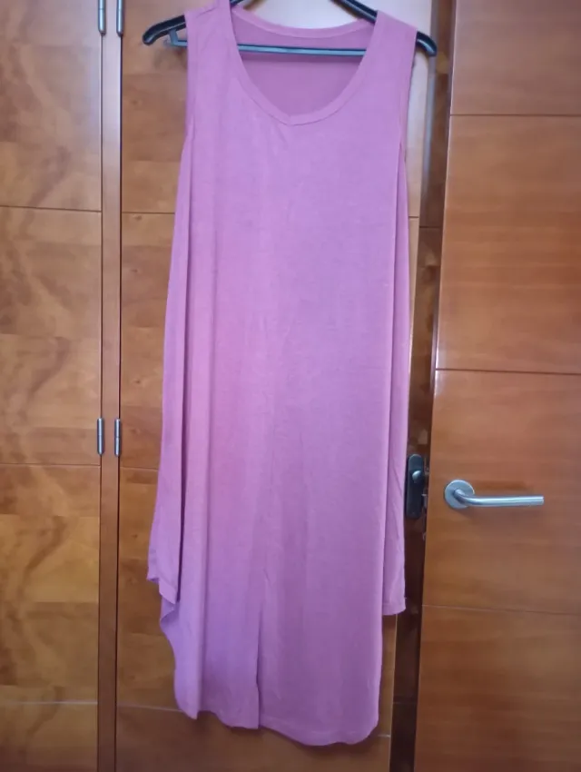 Vestido rosa sin mangas