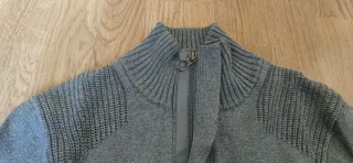 Jersey niño cuello alto cremallera gris