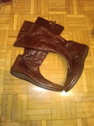 Botas de piel marrones