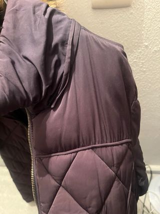 Plumas azul marino rombos con capucha pelo