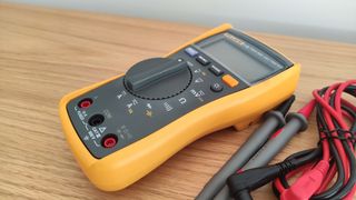 Multímetro Fluke 115 True RMS