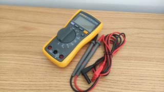 Multímetro Fluke 115 True RMS