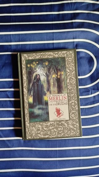 4 libros de Mitos del Rey Arturo.