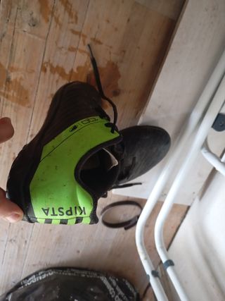 Scarpe da calcetto Kipsta nere e verdi