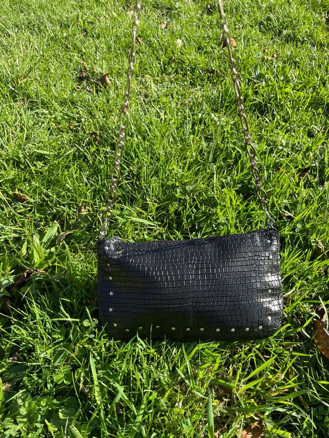 Bolso piel con tachuelas Estilo: Cassy