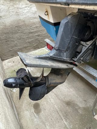 Motor Volvo Penta 205cv con cola 290DP y Transom