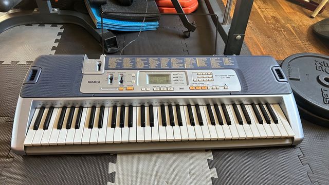 Teclado Casio LK-110