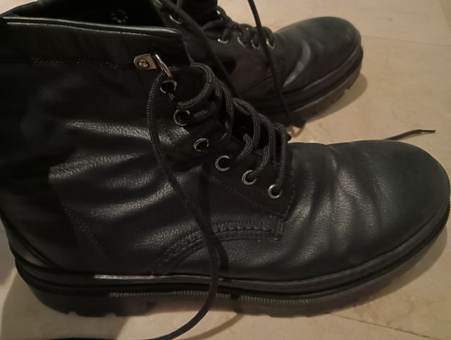 Botas Zara negras hombre