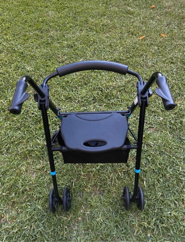 Andador Elite con asiento y bolsa