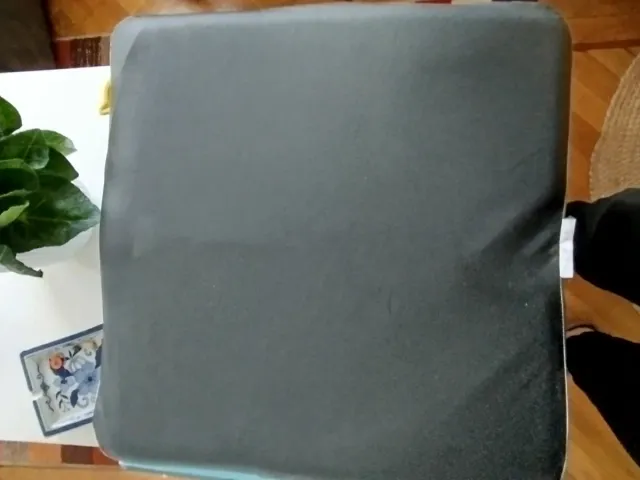 Cojín antiescaras de tela gris