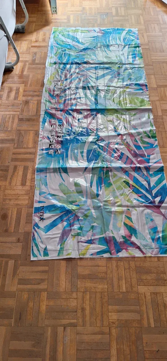 Colchoneta inflable Intex playa hojas tropicales