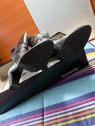 Stivali NERO GIARDINI. Colore nero.