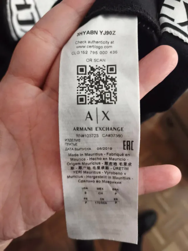 Vestido negro con detalles laterales armani