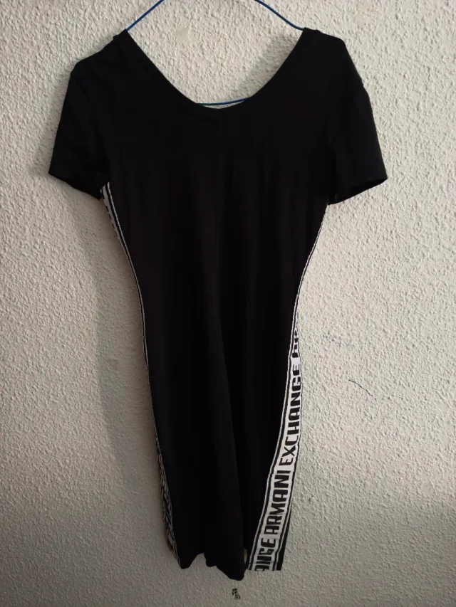 Vestido negro con detalles laterales armani